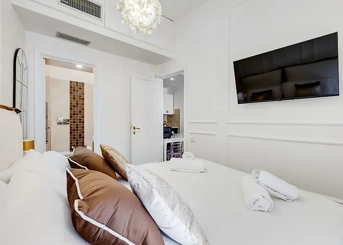 Next To Spanish Square - Romedreamhome *