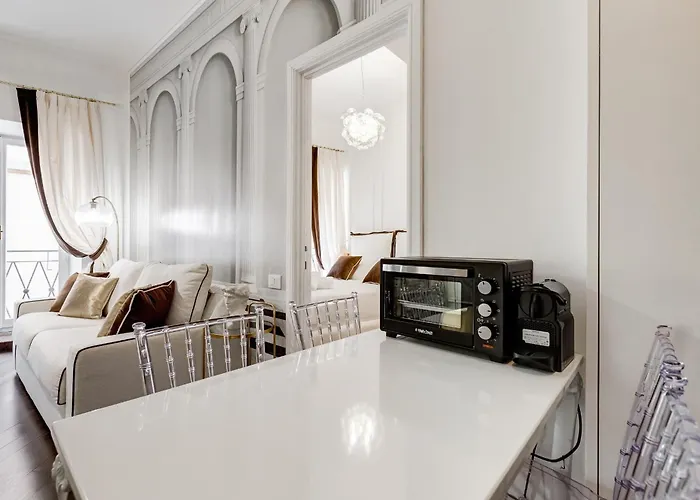 Next To Spanish Square - Romedreamhome