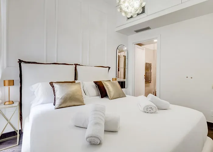 Next To Spanish Square - Romedreamhome *