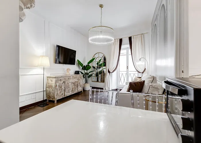 Next To Spanish Square - Romedreamhome *