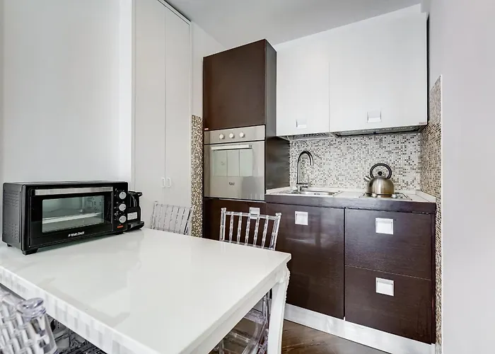 Next To Spanish Square - Romedreamhome