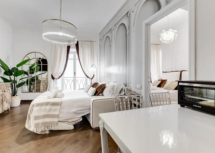 Next To Spanish Square - Romedreamhome *