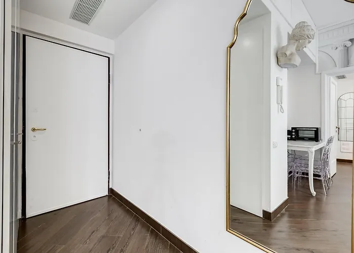 Next To Spanish Square - Romedreamhome
